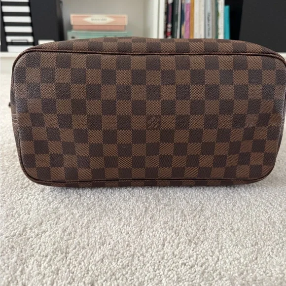 Louis Vuitton Neverfull MM Damier - Picture 7 of 16
